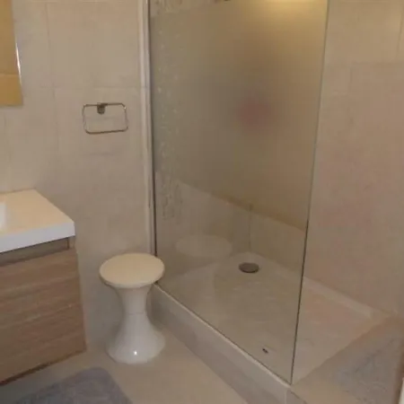 Apartment Belle Avec Piscine En Bord De Mer Saint-Raphael (Var)